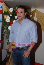 Suresh Menon at the Music launch of 24 hour Gupshup Gupshup in Country Club, Andheri, Mumbai on 23rd Feb 2011 (3).JPG